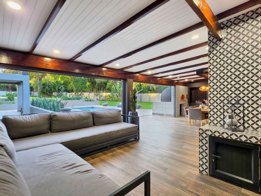 7 Bedroom Property for Sale in Durbanville Western Cape